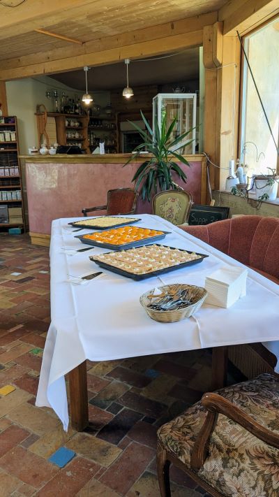 Kuchentafel für Veranstaltung im des Wangeliner Garten