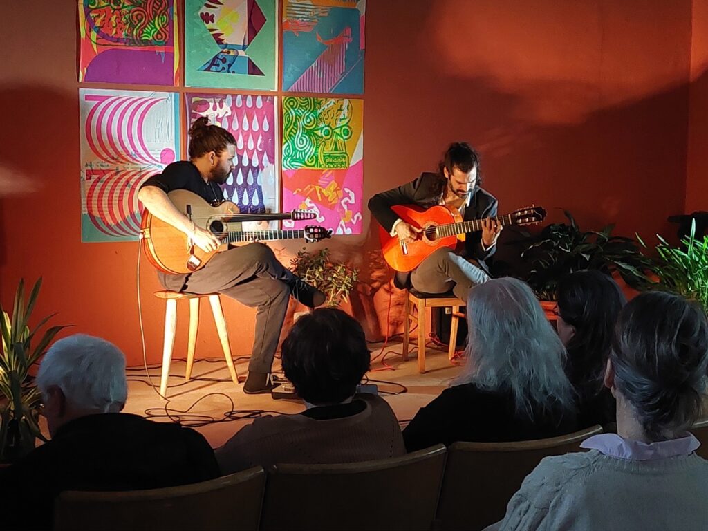 Musiker während der Konzertreihe ‚Jenseits der Stille‘ im Wangeliner Garten