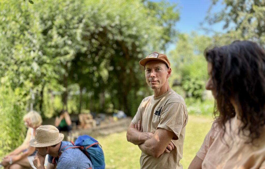 Permakulturist Kyle Holzhueter aus Japan zu Gast im Wangeliner Garten